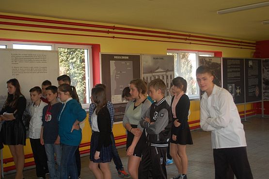 Grafika #3: Wystawa "Zbrodnia Katyńska" w naszej szkole