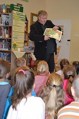 Grafika #1: Spotkanie z pisarzem Wiesławem Drabikiem