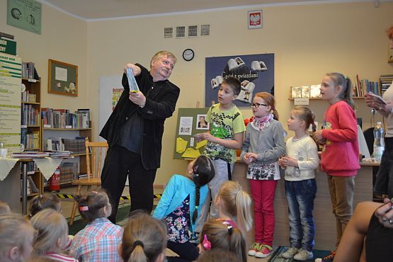 Grafika #8: Spotkanie z pisarzem Wiesławem Drabikiem