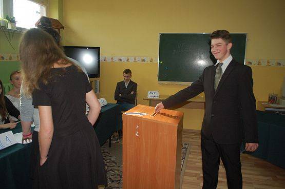 Grafika #1: Młodzi głosują - wybory prezydenckie w naszej szkole