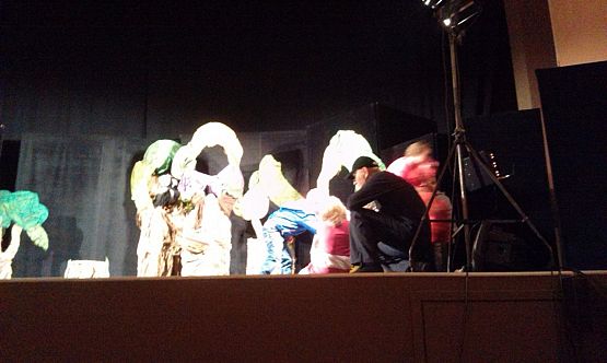 Grafika #10: Wyjazd do kina z okazji Światowego Dnia Ziemi.