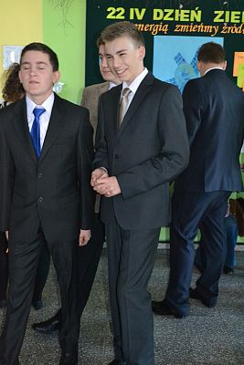 Grafika #8: EGZAMIN GIMNAZJALNY