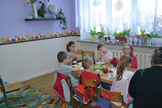 Grafika #3: Wiosna na talerzu.