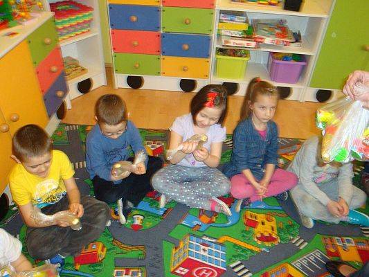 Grafika #1: Zajączek Wielkanocny w Przedszkolu.