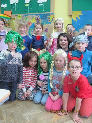 Grafika #2: Zabawa w teatr