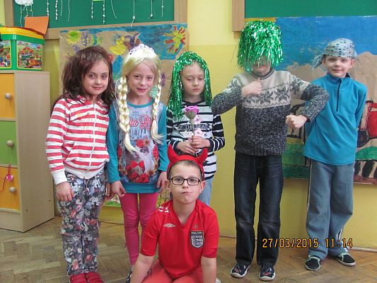 Grafika #3: Zabawa w teatr