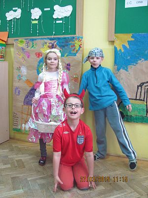 Grafika #4: Zabawa w teatr