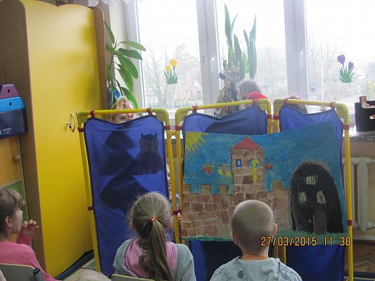 Grafika #8: Zabawa w teatr