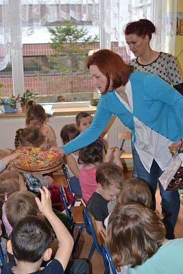 Grafika #6: Wizyta pani stomatolog w przedszkolu.