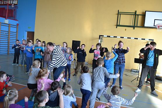 Grafika #6: "Pieśni i Piosenki Kaszubskie" - koncert w naszej szkole.