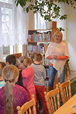 Grafika #10: Wizyta przedszkolaków w bibliotece.