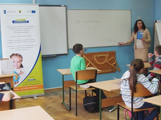 Grafika #5: Pierwsze zajęcia z języka angielskiego w ramach projektu "Nauka z przyjemnością"