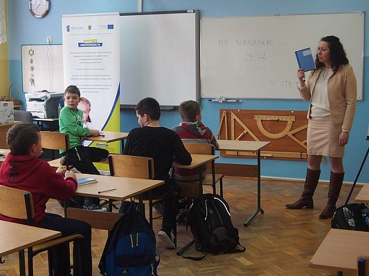 Grafika #7: Pierwsze zajęcia z języka angielskiego w ramach projektu "Nauka z przyjemnością"