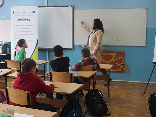 Grafika #9: Pierwsze zajęcia z języka angielskiego w ramach projektu "Nauka z przyjemnością"