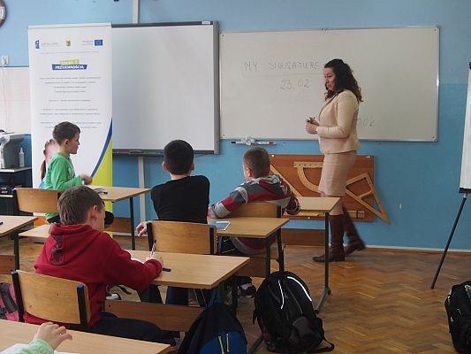 Grafika #10: Pierwsze zajęcia z języka angielskiego w ramach projektu "Nauka z przyjemnością"