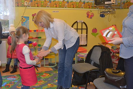 Grafika #7: Wizyta pani doktor w przedszkolu.