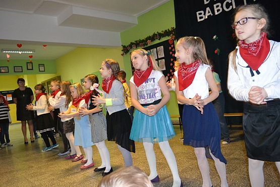 Grafika #2: Dzień Babci i Dziadka w Szkole Podstawowej