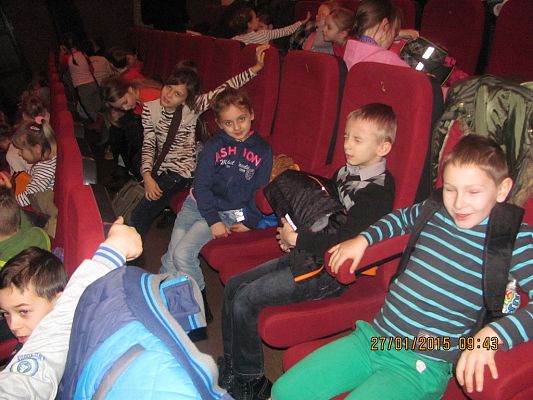 Grafika #3: Pierwszoklasiści w kinie