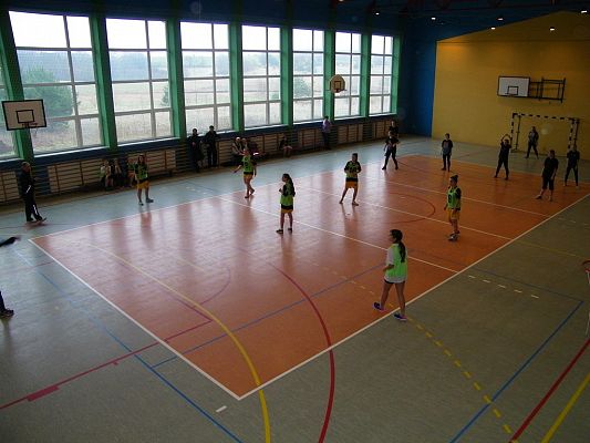 Grafika #0: Gminne zawody w piłce ręcznej dziewcząt