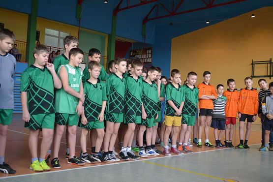 Grafika #0: Gminne zawody w mini piłce ręcznej dziewcząt i chłopców