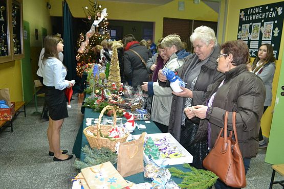 Grafika #2: Przedświąteczny kiermasz w naszej szkole