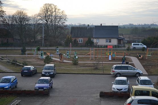 Grafika #2: Zakończono prace przy placu zabaw i siłowni zewnętrznej