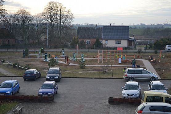 Grafika #3: Zakończono prace przy placu zabaw i siłowni zewnętrznej