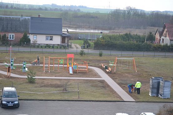 Grafika #5: Zakończono prace przy placu zabaw i siłowni zewnętrznej