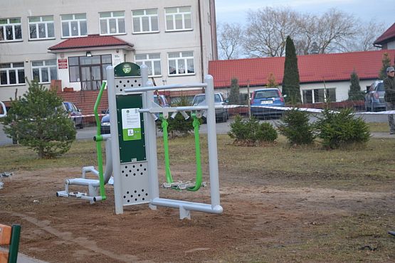Grafika #18: Zakończono prace przy placu zabaw i siłowni zewnętrznej