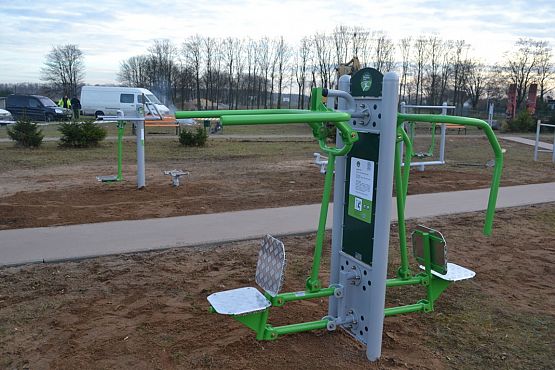 Grafika #29: Zakończono prace przy placu zabaw i siłowni zewnętrznej