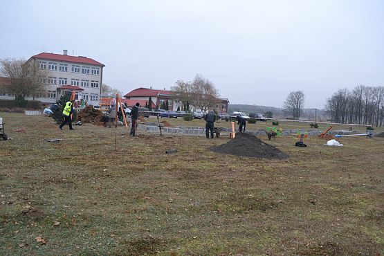 Grafika #10: Budowa placu zabaw i siłowni zewnętrznej.