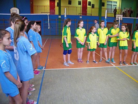 Grafika #0: Zawody piłki siatkowej dziewcząt klas IV- VI.