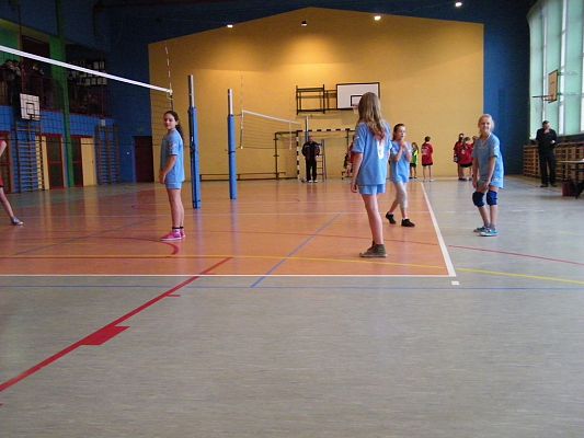 Grafika #6: Zawody piłki siatkowej dziewcząt klas IV- VI.