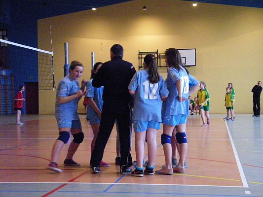 Grafika #9: Zawody piłki siatkowej dziewcząt klas IV- VI.