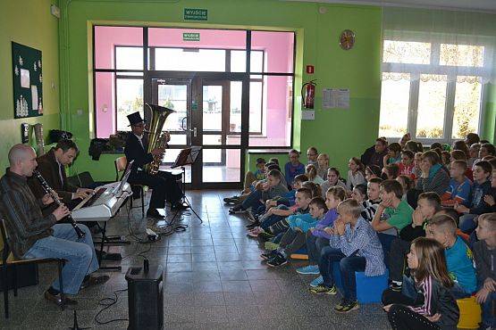 Grafika #4: Koncert muzyczny