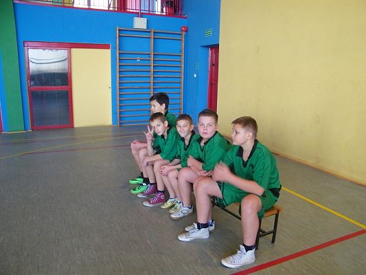 Grafika #5: Gminne zawody w mini piłce siatkowej chłopców.