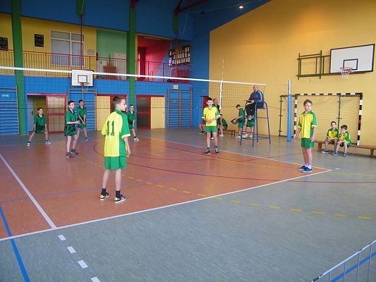 Grafika #7: Gminne zawody w mini piłce siatkowej chłopców.