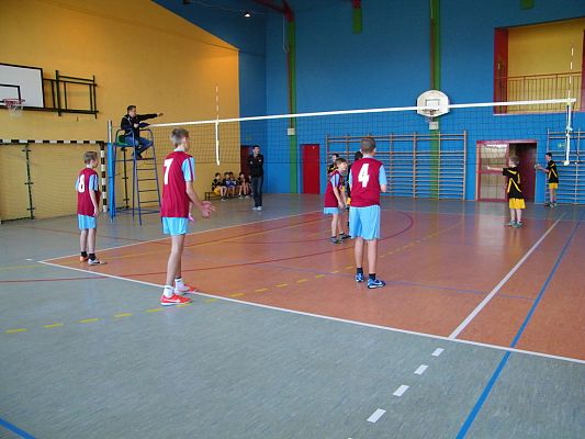 Grafika #13: Gminne zawody w mini piłce siatkowej chłopców.