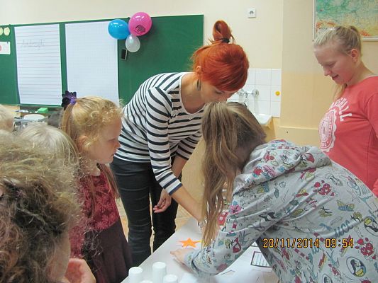 Grafika #5: Zabawa andrzejkowa klas pierwszych.