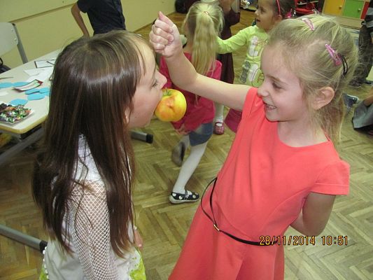 Grafika #11: Zabawa andrzejkowa klas pierwszych.