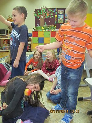 Grafika #12: Zabawa andrzejkowa klas pierwszych.