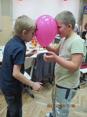 Grafika #15: Zabawa andrzejkowa klas pierwszych.