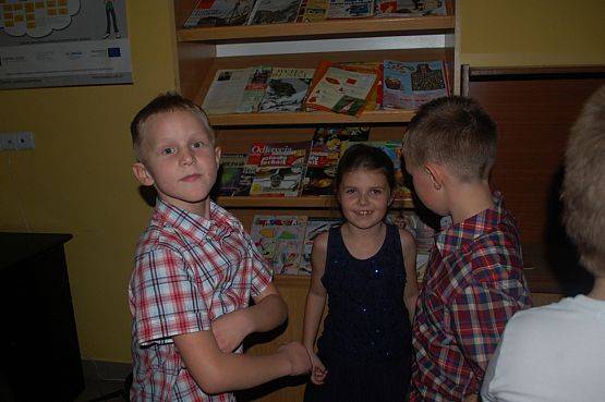 Grafika #6: Dyskoteka szkolna