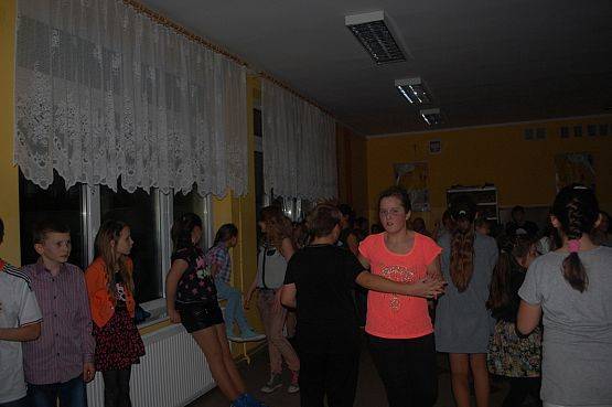 Grafika #7: Dyskoteka szkolna