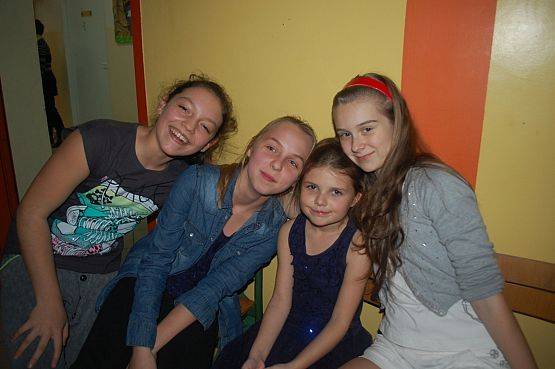 Grafika #13: Dyskoteka szkolna