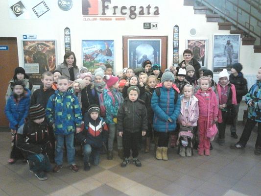 Grafika #0: Wyjazd do kina uczniów klasy II i III