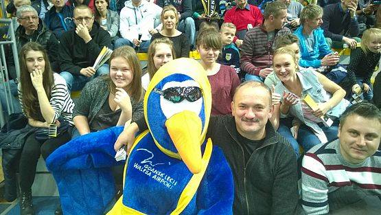 Grafika #4: Uczniowie naszej szkoły na meczu siatkówki w Arena Gdynia