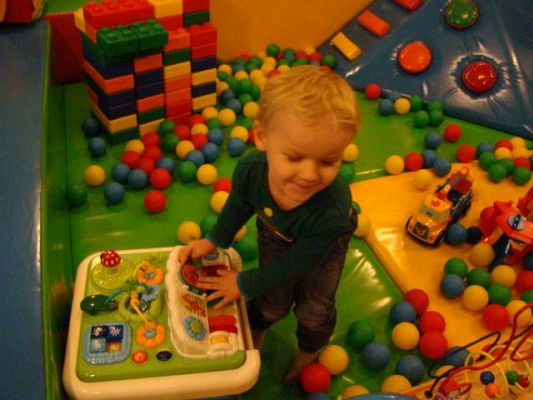 Grafika #1: Przedszkolaki w Smykolandii