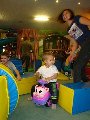 Grafika #0: Przedszkolaki w Smykolandii