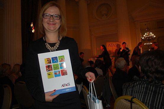 Grafika #7: Elżbieta Laskiewicz nauczycielka Zespołu Szkół im. Jana Pawła II w Łebieniu laureatką Ogólnopolskiego Konkursu "Wartościowa wycieczka szkolna"